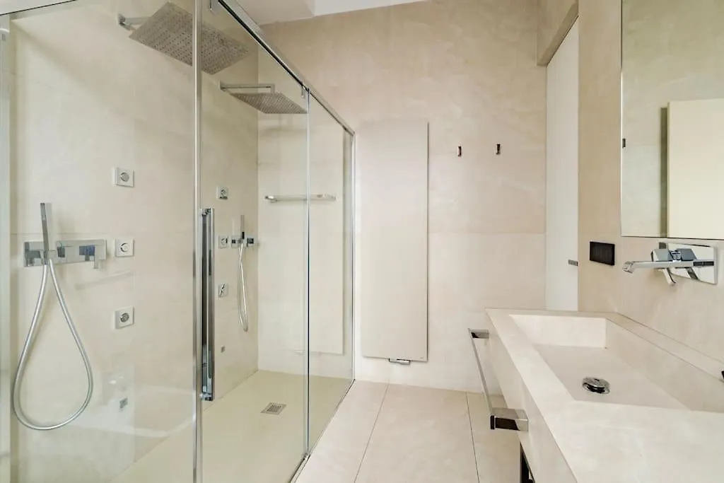 N18 Luxury Boutique Apartment With A Private Pool & Spa Milão